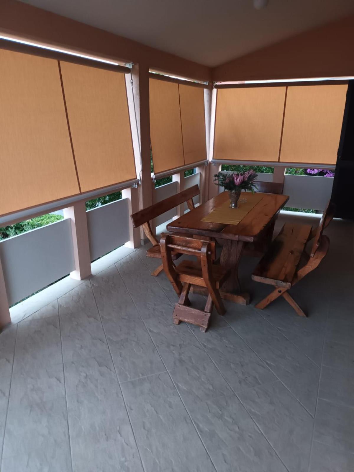 Apartment Tomislav Vir Værelse billede